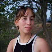 Je réalise des cours de soutien scolaire pour enfants et adolescents. Et des cours focaliser sur la traduction et prononciation